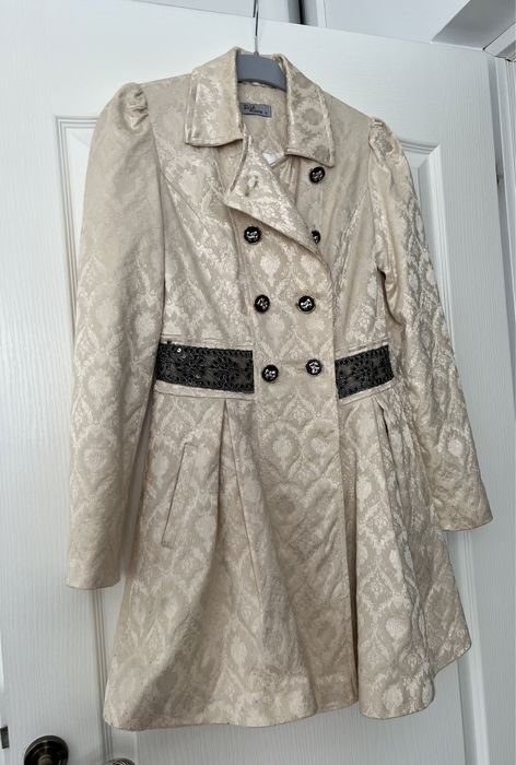 Trench dama model deosebit