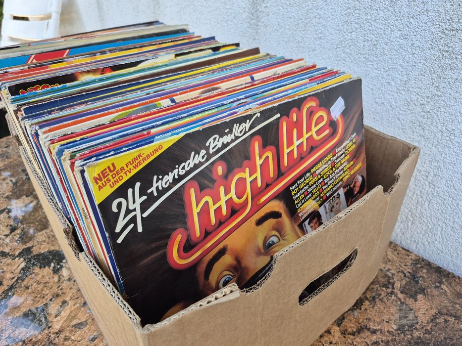 Vând Lot 100lp Discuri Vinil colectie  muzica usoara straina mixta