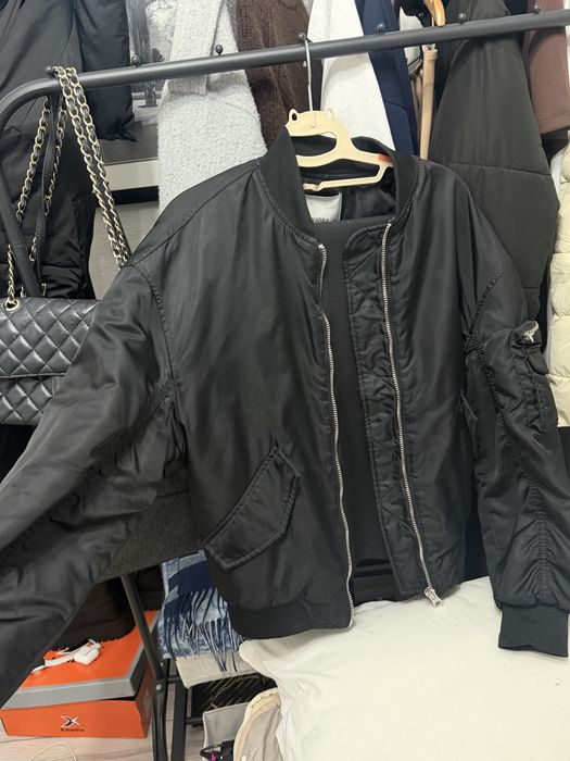 Бомбер бершка отличный