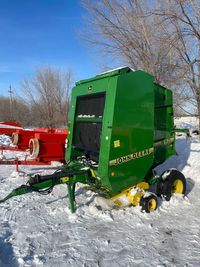 Рулонный пресс John Deere 590