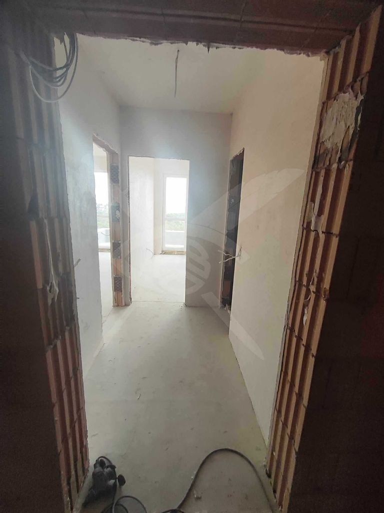 Продава се Двустаен апартамент в Варна, Виница - 51 кв.м за 1275 €/кв.м - Снимка #2