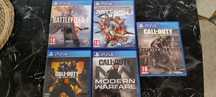 Пет броя комплект игри за конзола Play Station.