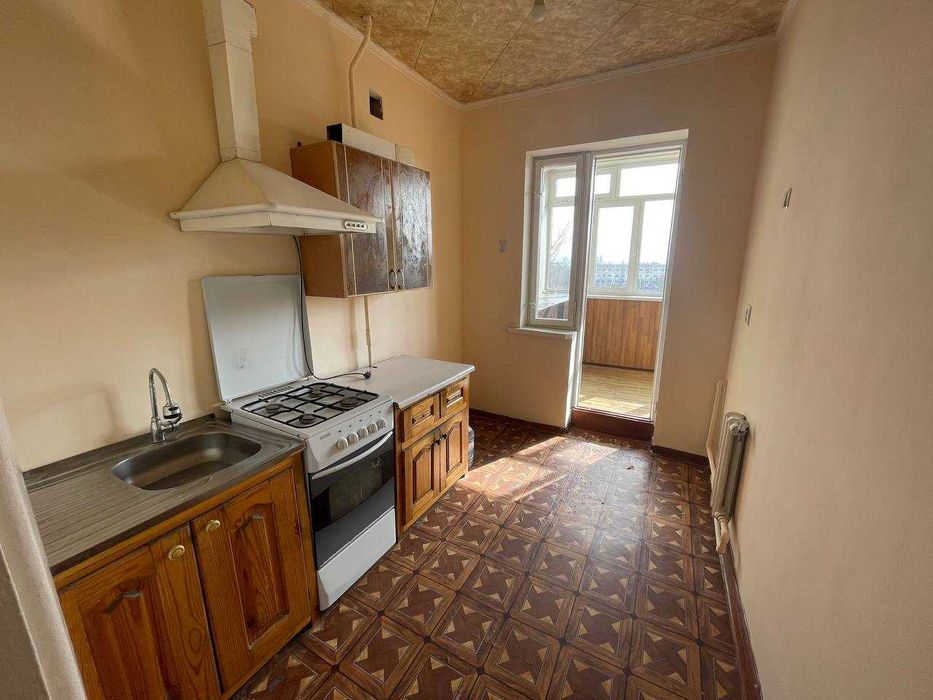 Продается  3-комнатная квартира