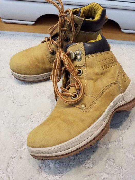 Ghete Insulated mărime 31. Piele naturala.