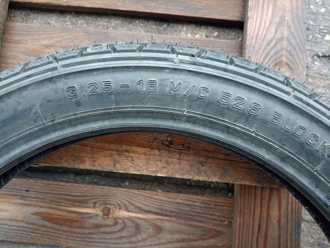 O anvelopa NOUA de fata Metzeler 3.25 R18 dot 0920