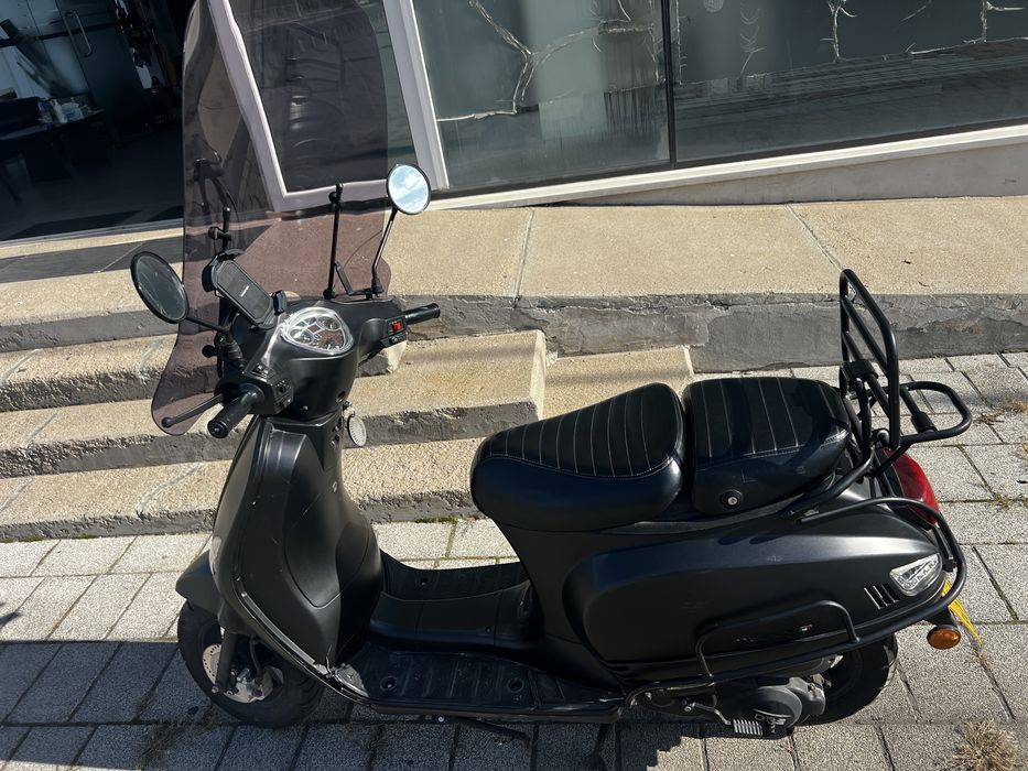 Scuter DTS Milano R model Vespa