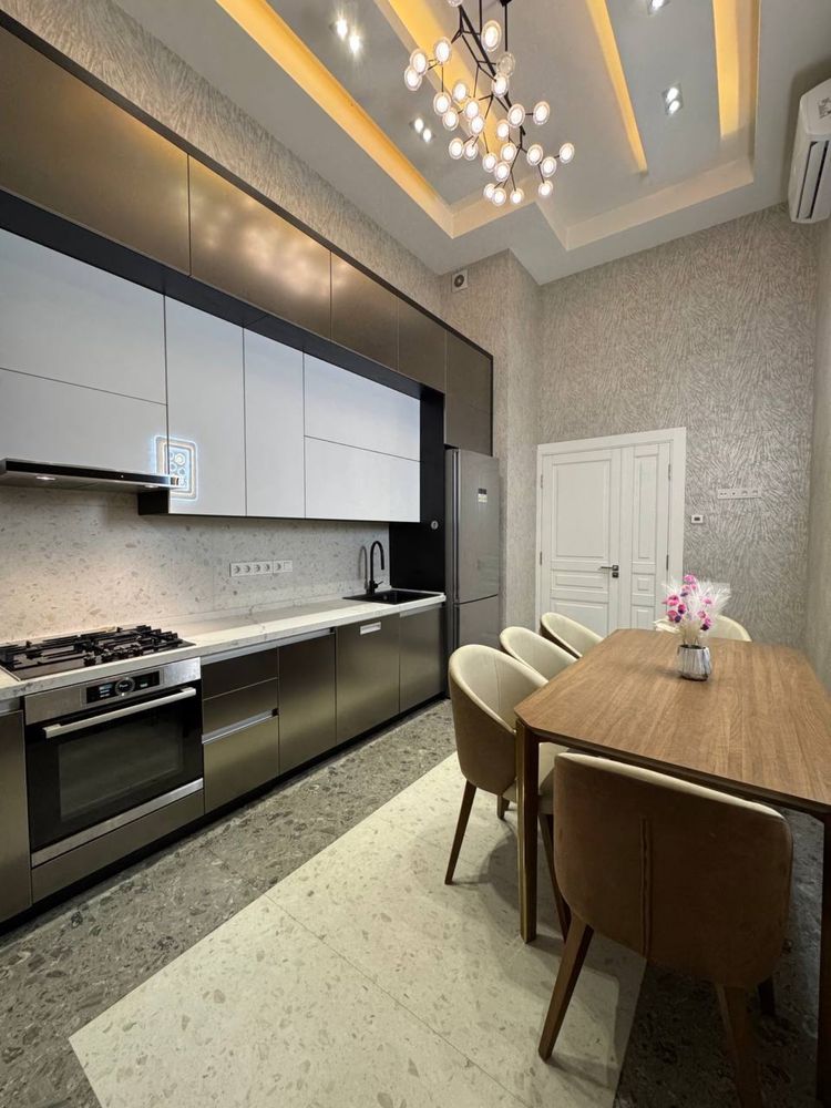 Srochno sotiladi Boulevard Residence 5 xonali kv Tashkent City