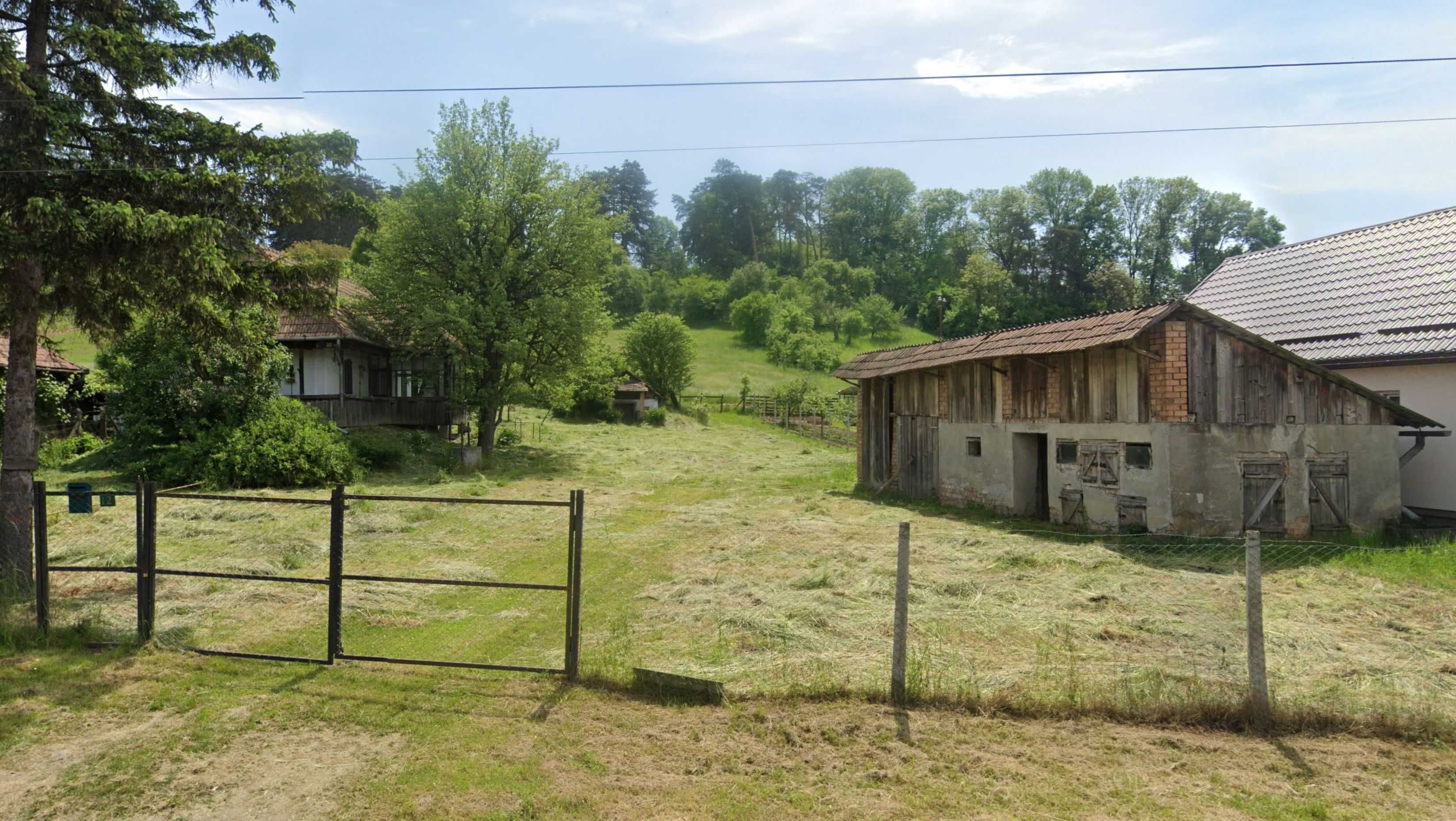 Teren intravilan în centrul comunei Livezeni, jud. Mureș