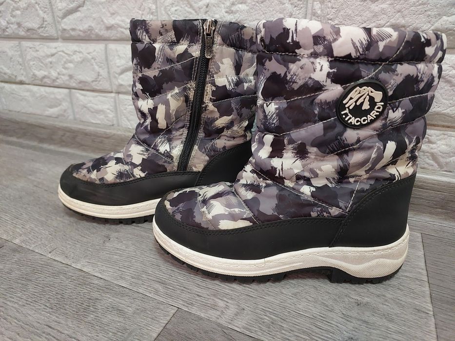 Сапожки детские мальчику и девочке