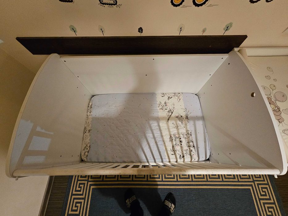 Patut bebelusi complet cu comoda si masa de infasat – stare buna