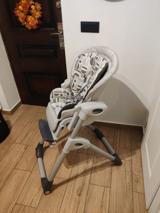 Scaun de masă Joie Mimzy Recline
Poate fi folosit încă de la naștere d