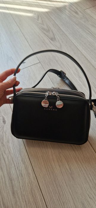 Малка, дамска чанта