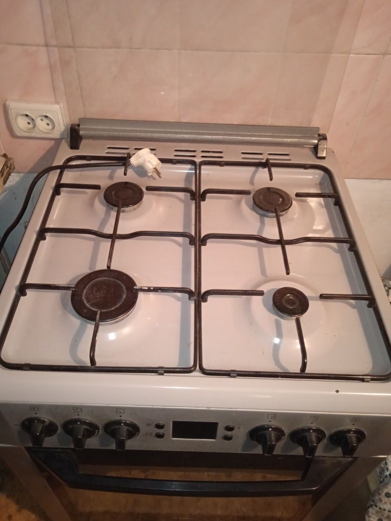 Продам дёшево газовую плиту
