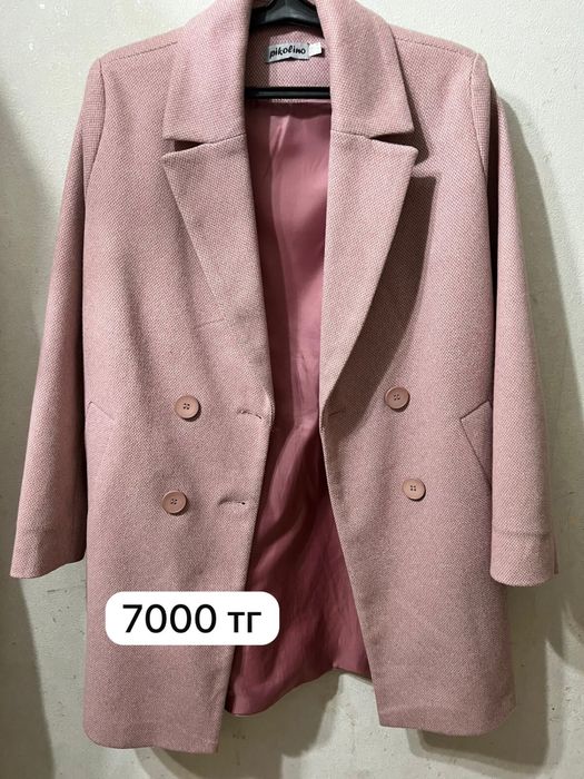 Продам пальто на девочку  10 лет