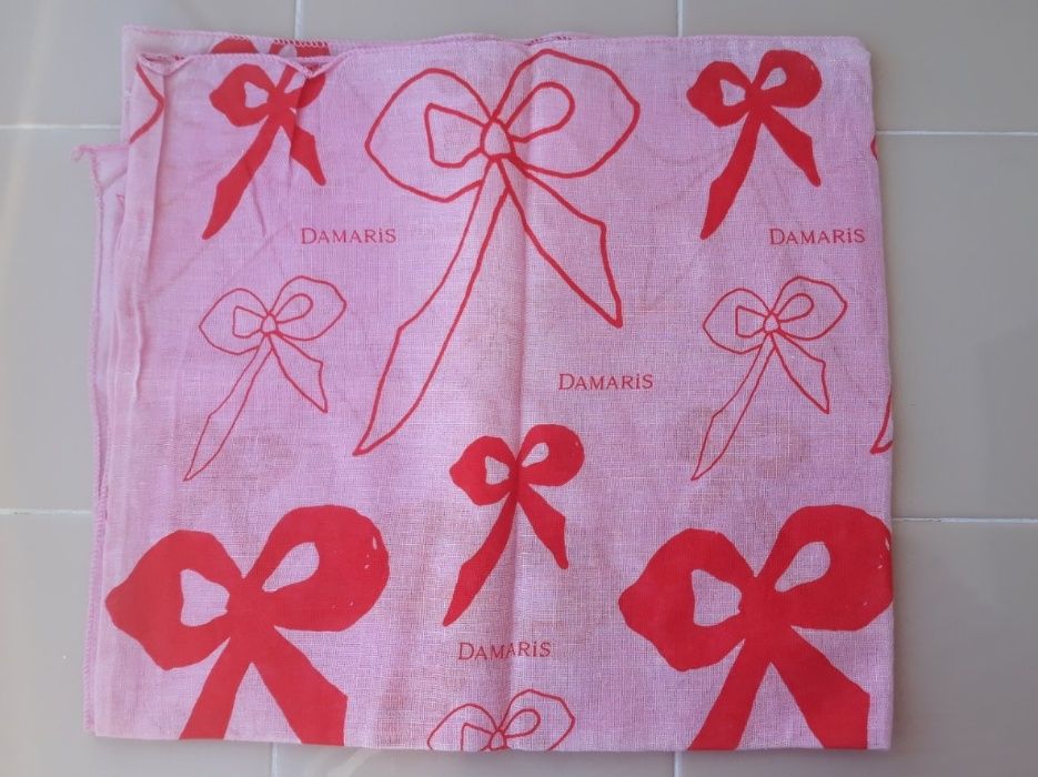 Розова кърпа Damaris
