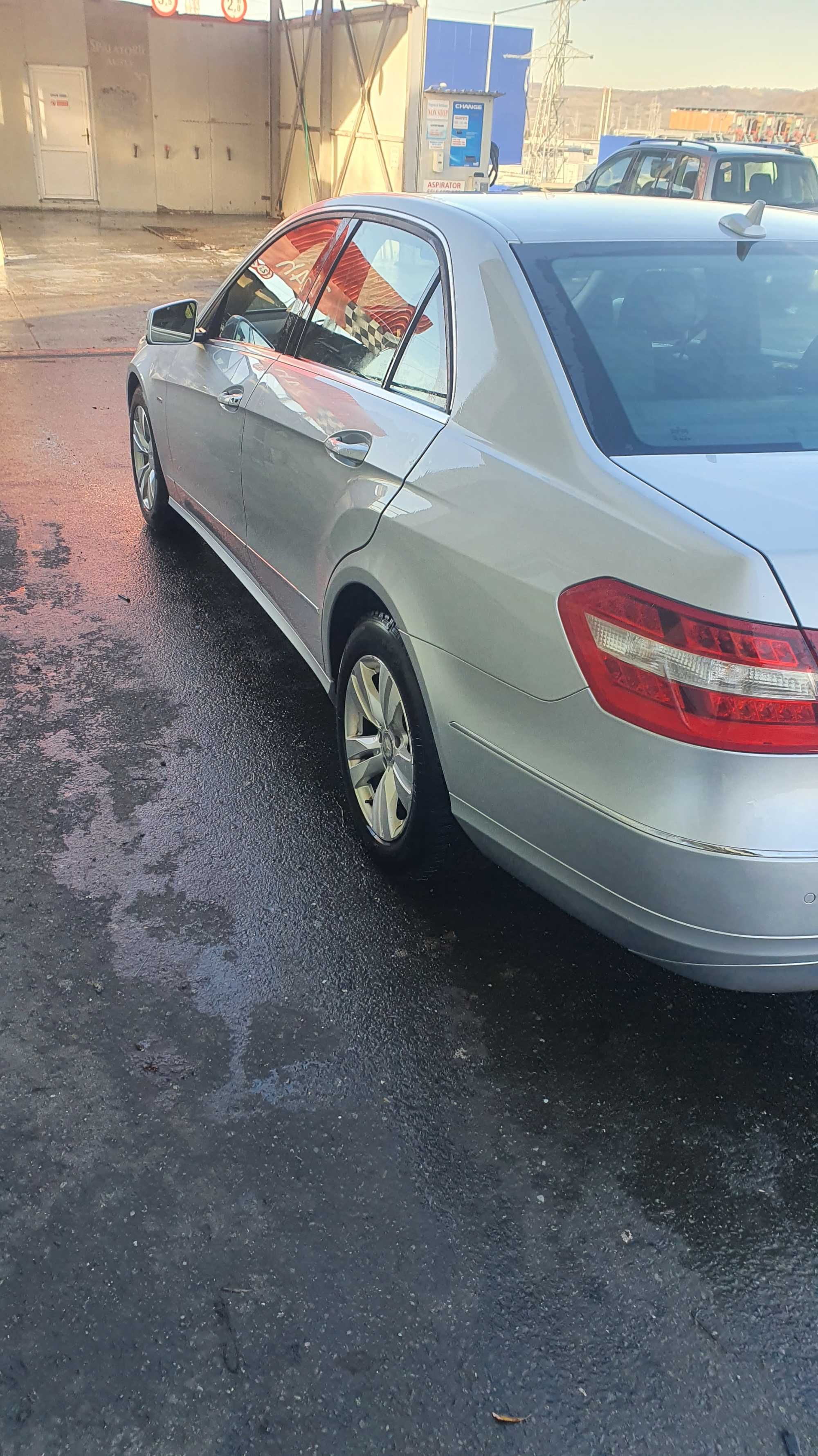 Vând Mercedes e250