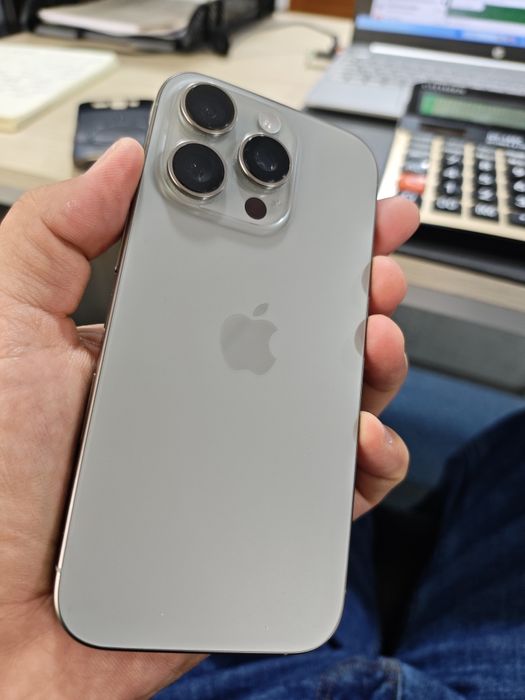 Продаю iphone 16 pro 256