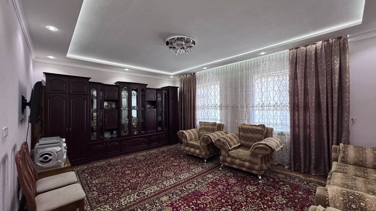 Продается 2х этажный дом на участке в центре г.Джума, Пастдаргом; 7,5