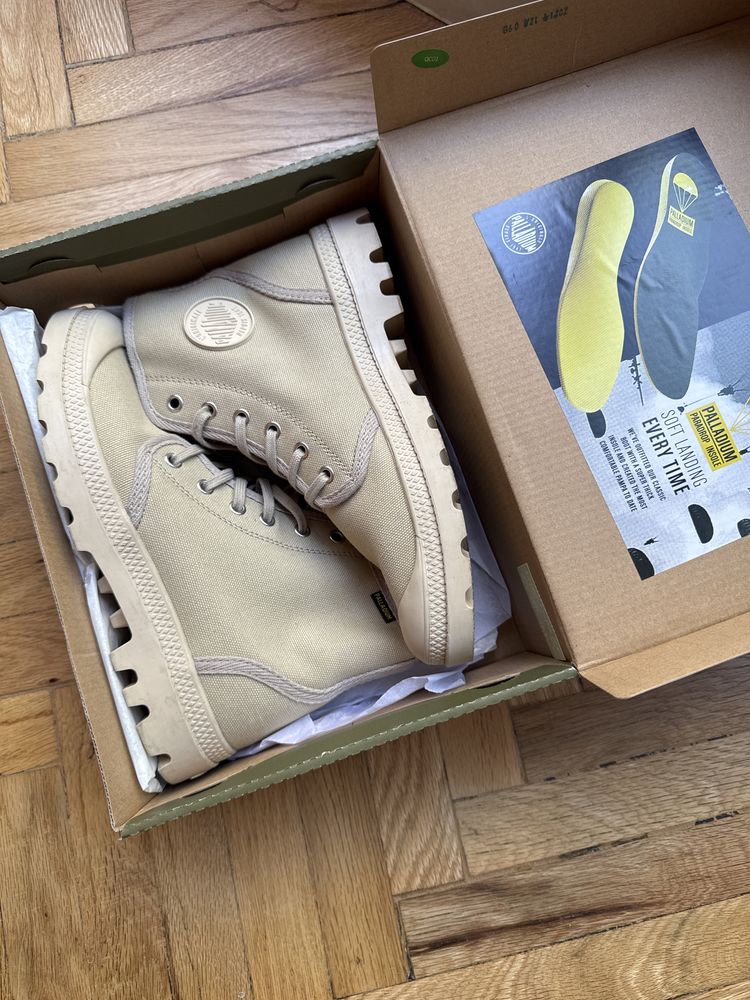 Обувки Palladium + подарък рокля