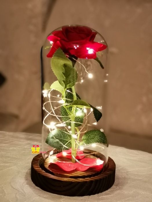 Вечна , неувяхваща роза в стъкленица (светеща) - подарък за жена