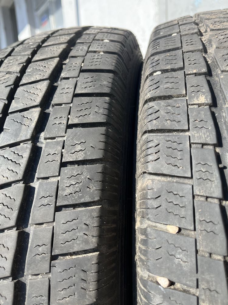 2 бр. гуми за бус 215/75/16C Falken DOT 1922 6 mm
