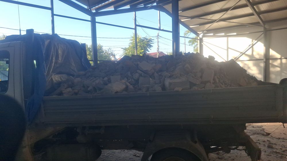 Transport moloz deseuri nisip pietriș balast