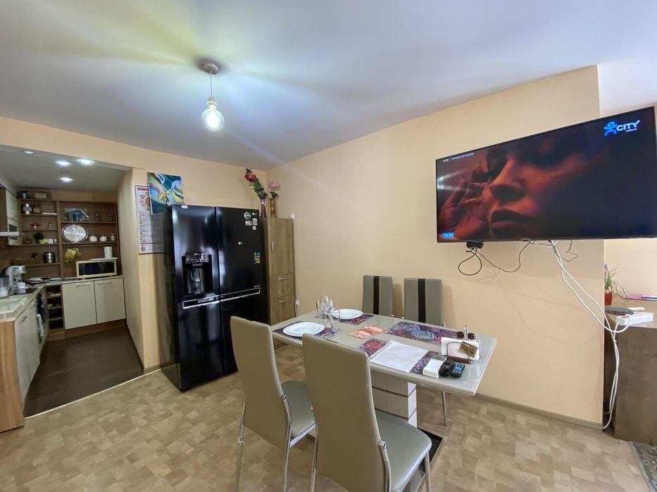 Дава се под наем Тристаен апартамент в Варна, Бриз - 100 кв.м за 650 € - Снимка #3