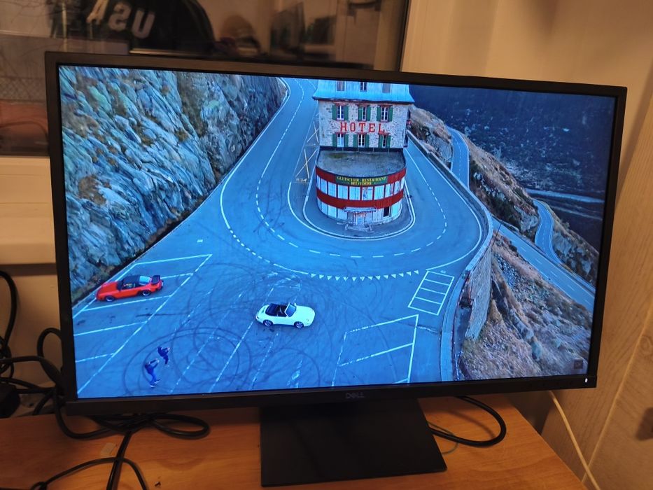 Monitor nou led DELL ips full HD diagonală 27" HDMI