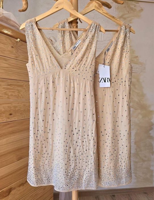 ZARA ASOS нови рокли и костюми