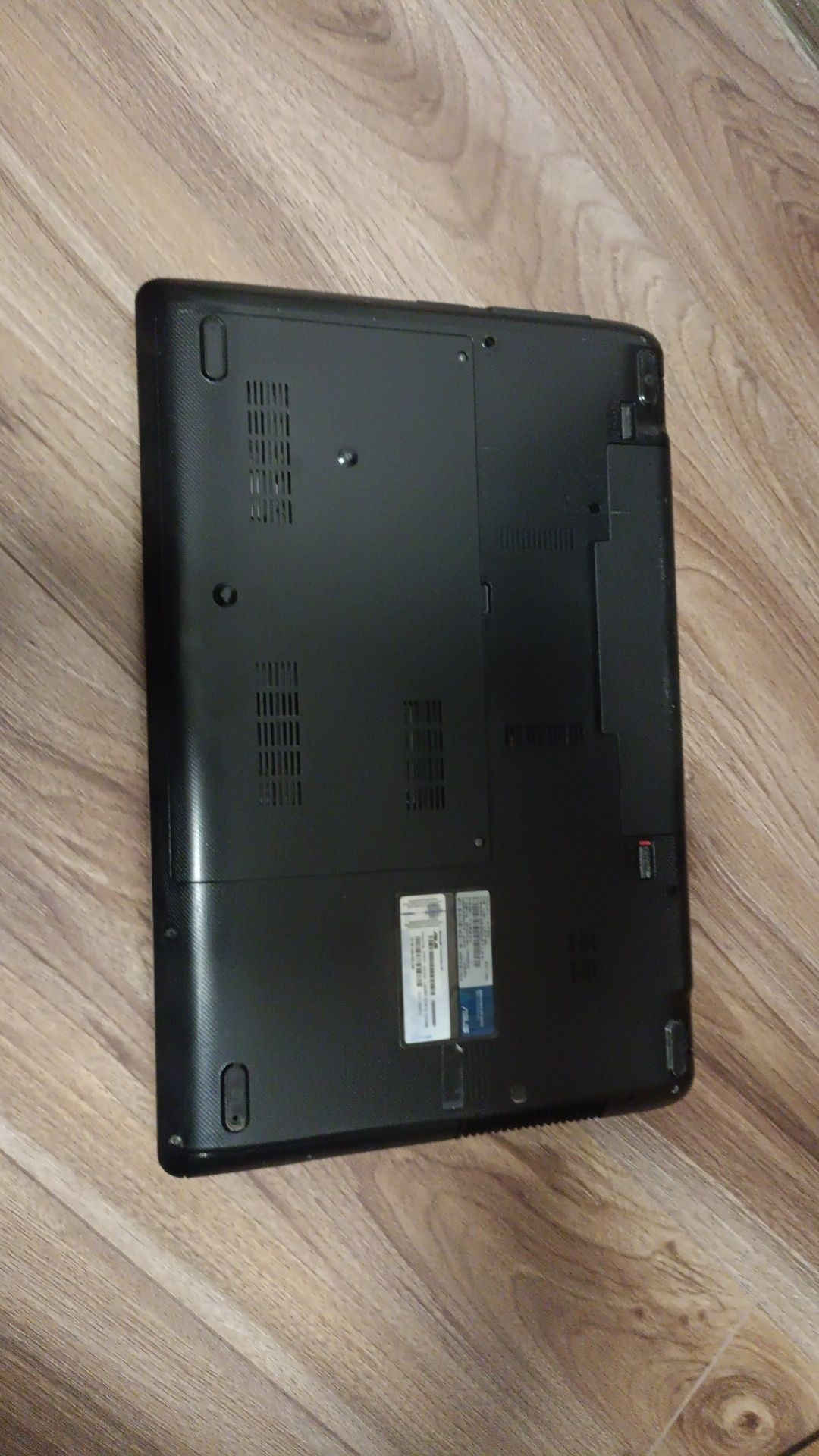 Vând laptop Asus a73e