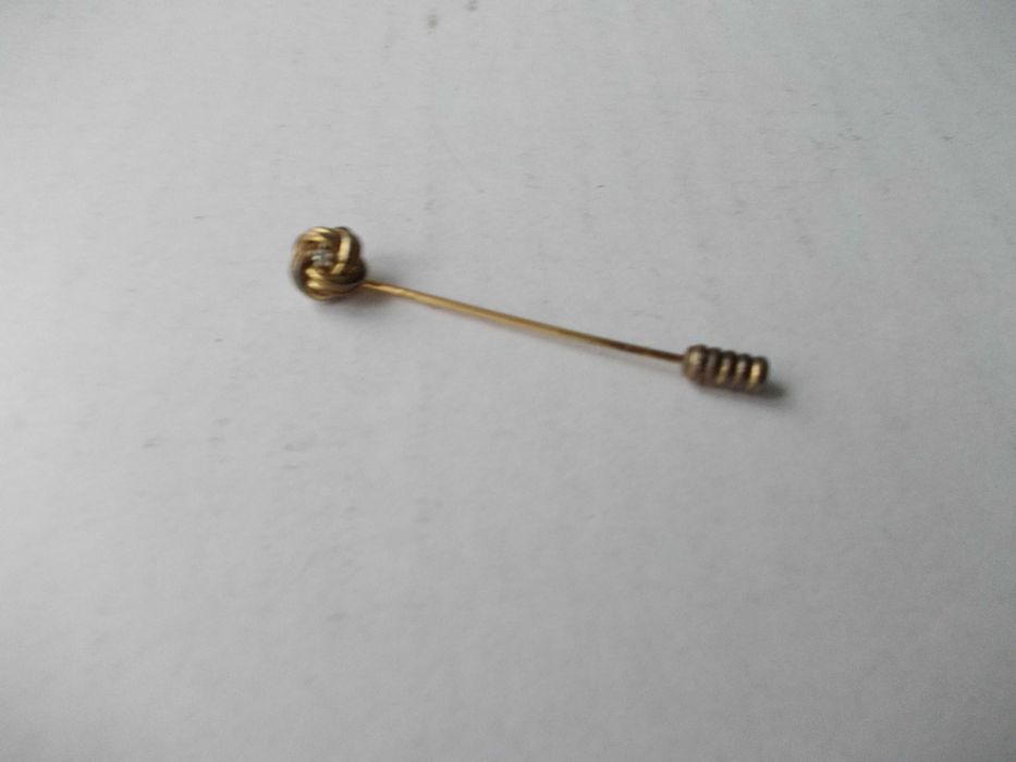 Ac vechi din argint cu piatra