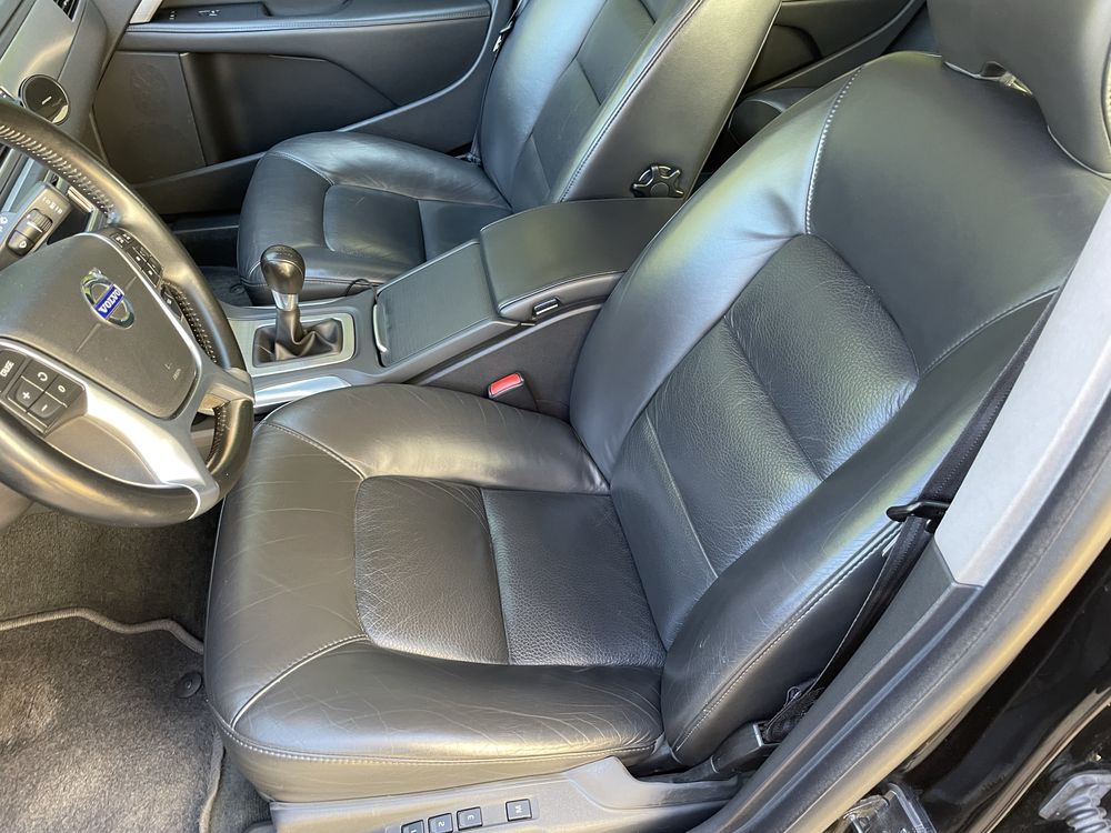 Volvo V70 Summum 1.6 diesel dorari premium impecabil tehnic si estetic