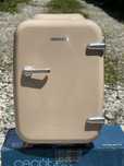 Mini Frigider Cecotec Bolero 4L, 12V-220V, alb si crem