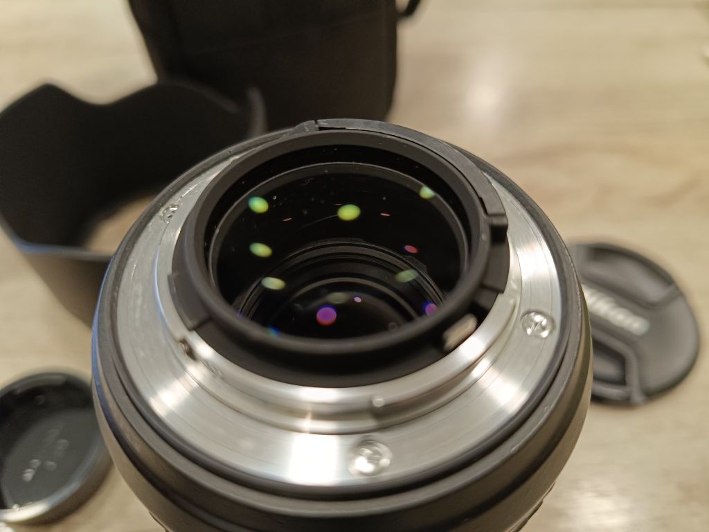Обектив Nikon AF-S Nikkor 24-70 mm f/2.8G