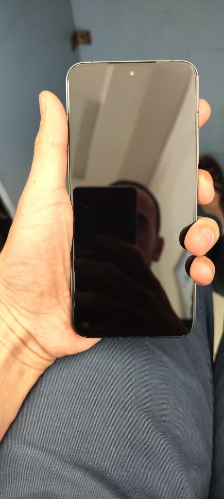 Xiaomi 14.   Juda arzon.  16+12/512gb