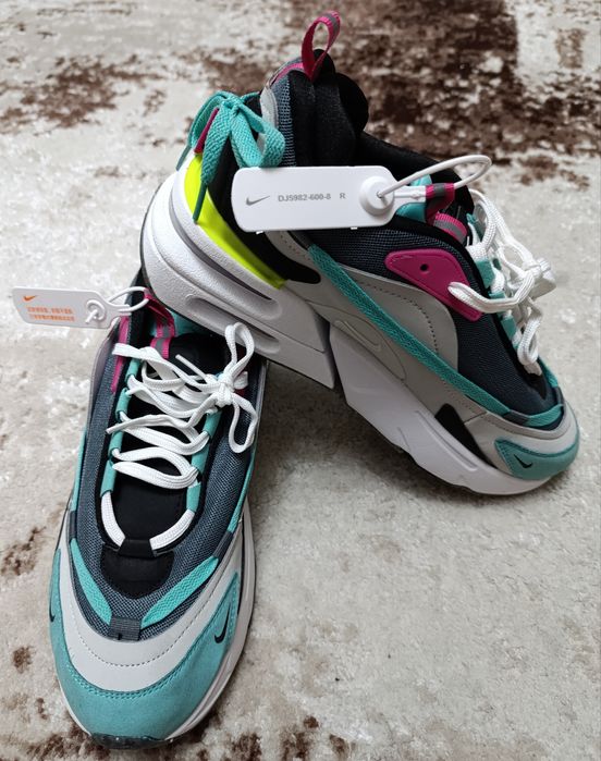 Vând adidași noi de bărbați Nike Air Max Furyosa