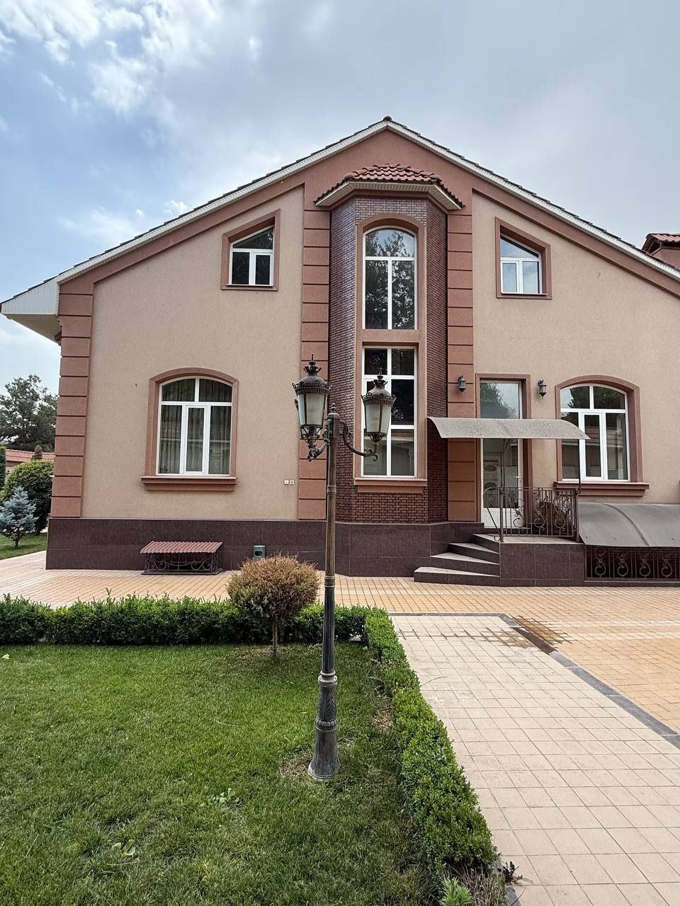 Срочно сдаётся вилла в центре города Ракатбоши