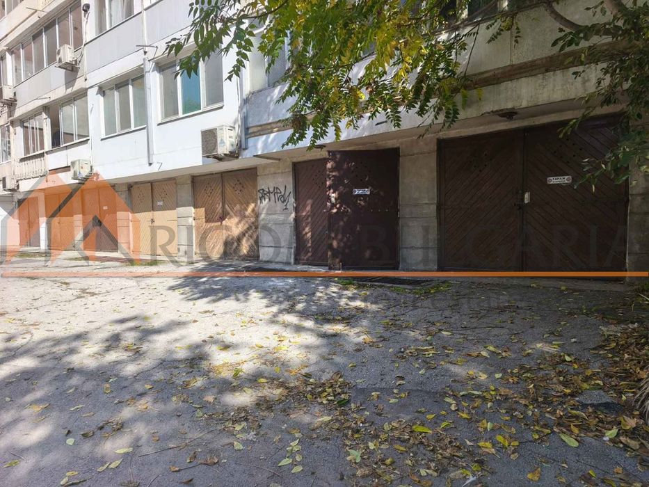 Гараж в Варна-Нептун площ 22