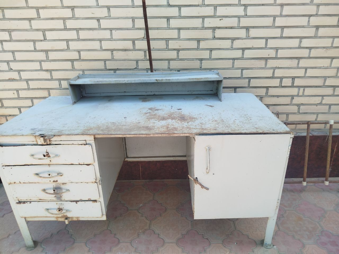 Versak stoli sotiladi