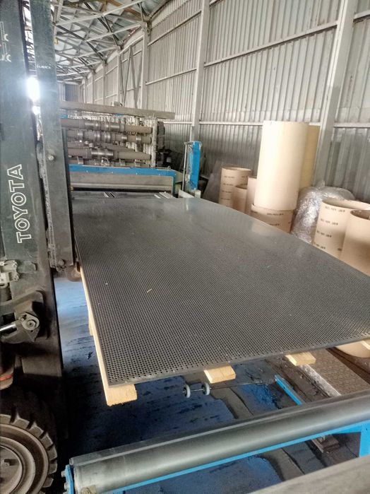 Tabla perforata dreapta sau ondulata/cutata. Producator cu livrare