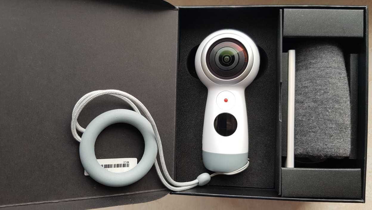 Camera video 4K - Samsung Gear 360, ideala pentru vlogging