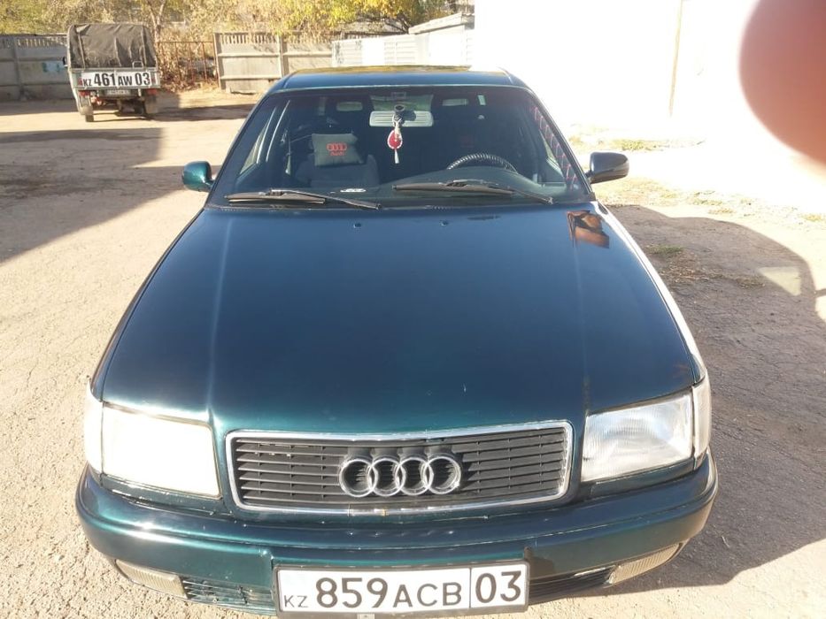 Продам машину Ауди 100