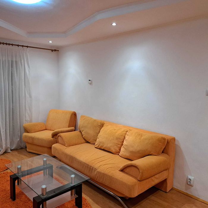Apartament cu 2 camere plus garaj