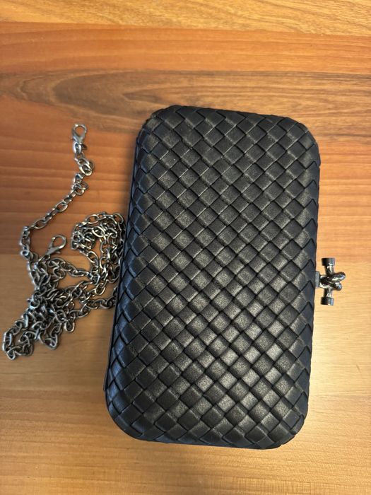 Дамски клъч по модел на Bottega Veneta