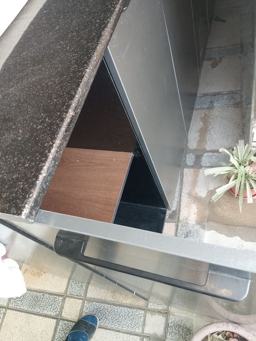 Барный стол, серый. Металлический.коричневый