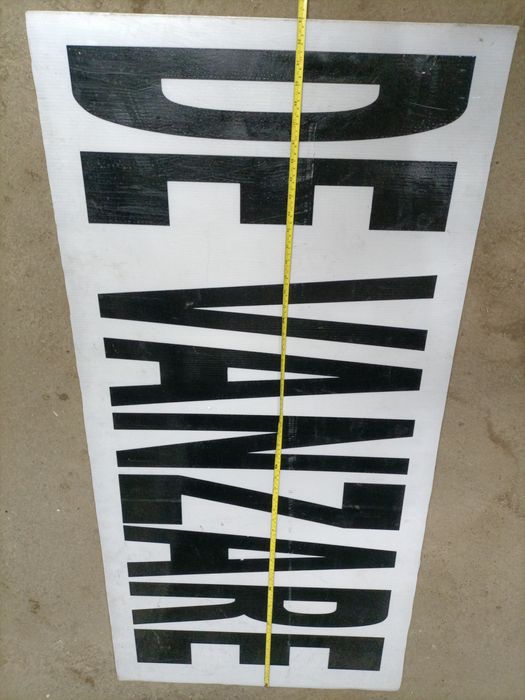 Panou publicitar din policarbonat 135/65 cm + - de 0,8 , accept schimb