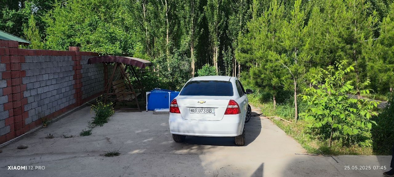 Чодак қишлоғида уй,дача сотилади.