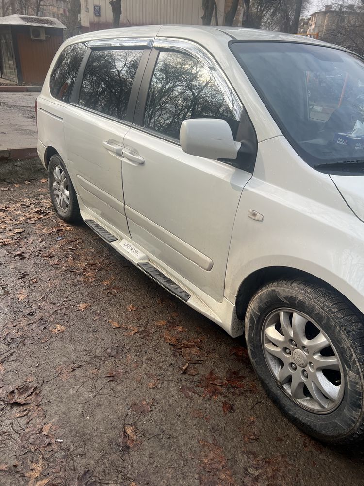 продам kia carnival 2