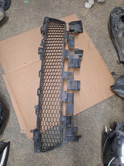 Grila centrala Dacia Sandero 2 Dacia Logan 2