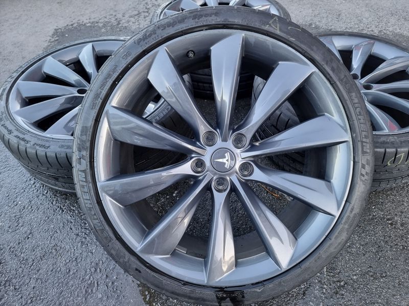 21цола 5x120 Tesla S,Тесла С 4бр Оригинални